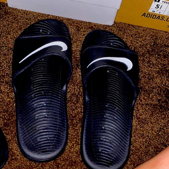 Nike slides - Picture 1 of 1